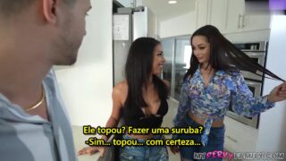 Mãe e Sobrinha Dando pro Encanador Sortudo Legendado