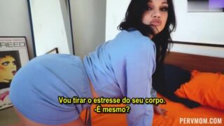 Milf Gostosa Ensinando Muleke a Transar Legendado