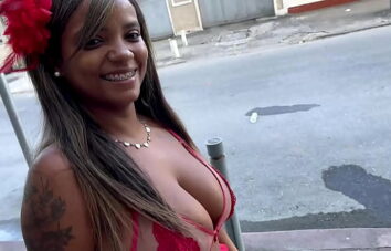 Vídeo de Sexo Amador com Loira Cavalgando no Cacete Grosso